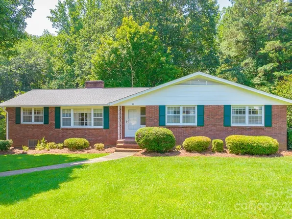 604 12th Ave NE, Hickory, NC 28601
