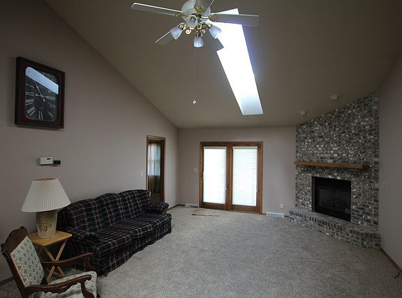 3rd image of 209 E Sunset Ave