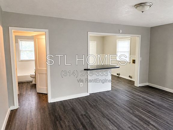 3rd image of 3251 Meadow Lane Dr