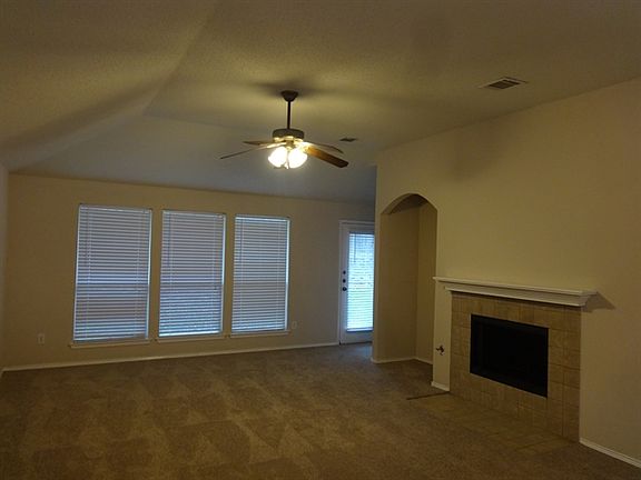 3rd image of 4721 Barnhill Ln