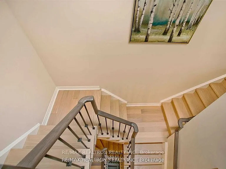 269 Finch Ave E — Photo 12