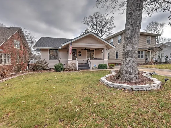 216 N Woodlawn Ave, Decatur, IL 62522