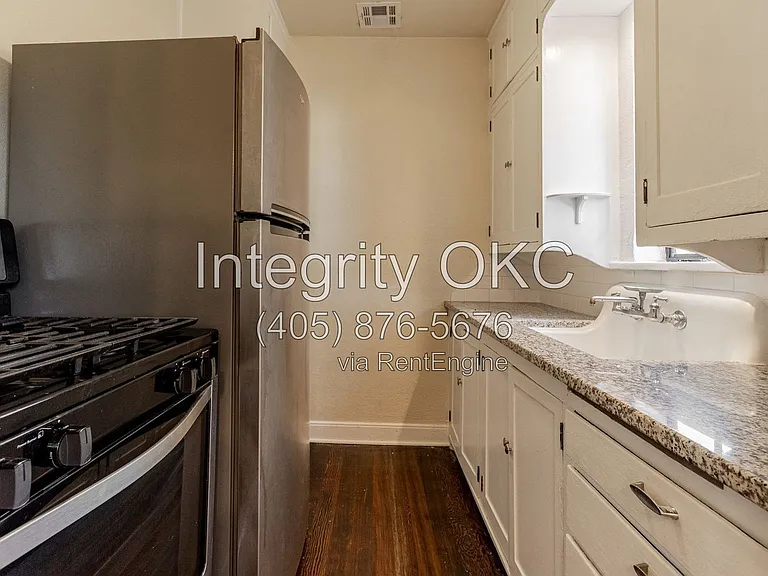 1828 Carey Pl — Photo 17