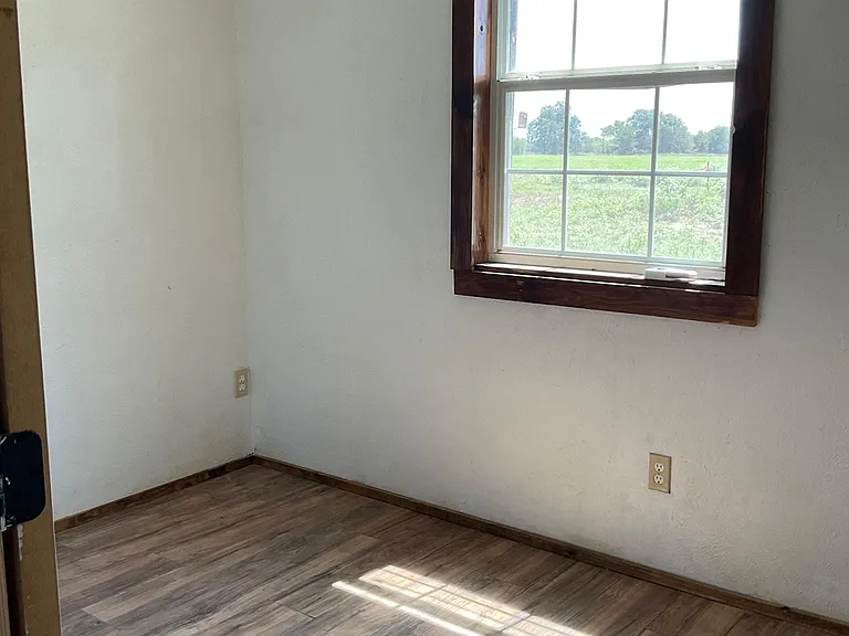 6937 CR109B — Photo 6