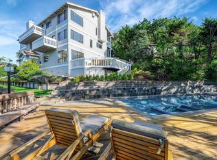 46 Burning Tree Dr, Novato, CA 94949