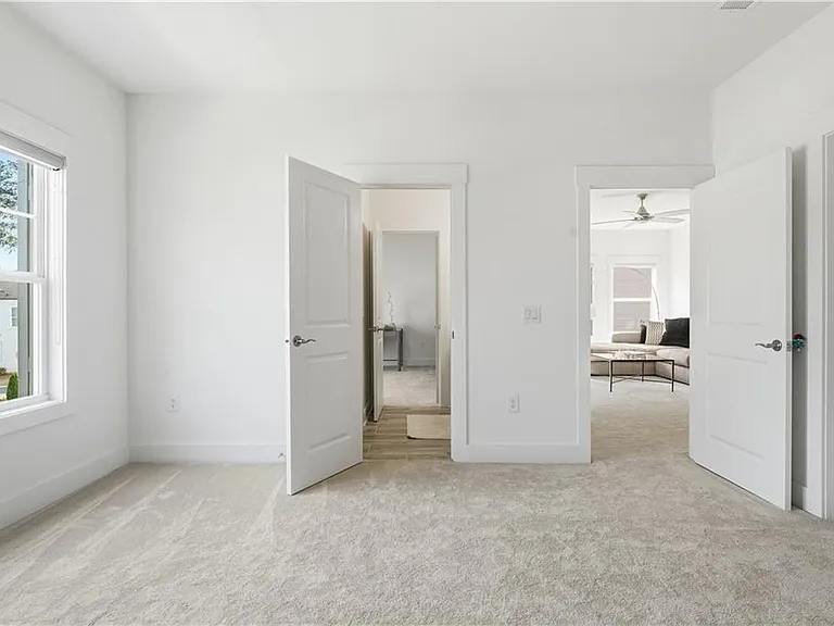 158 Kingwood Dr — Photo 42