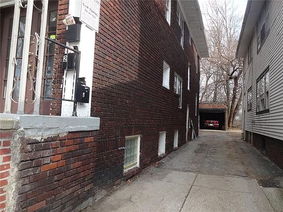 3rd image of 3238 Euclid Heights Blvd