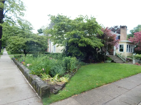 114 East St, Warren, PA 16365