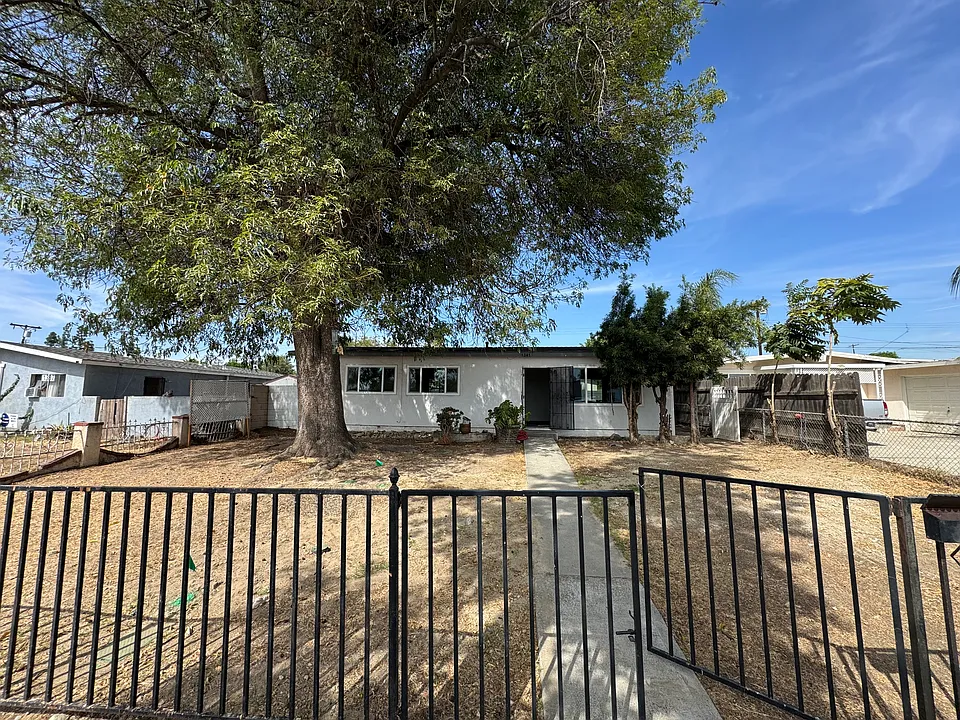 1341 Amador Ave