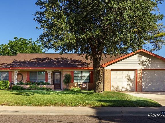 3rd image of 4305 Greenbriar Dr