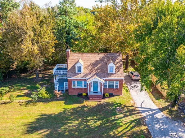 8124 Patrick Henry Hwy, Green Bay, VA 23942