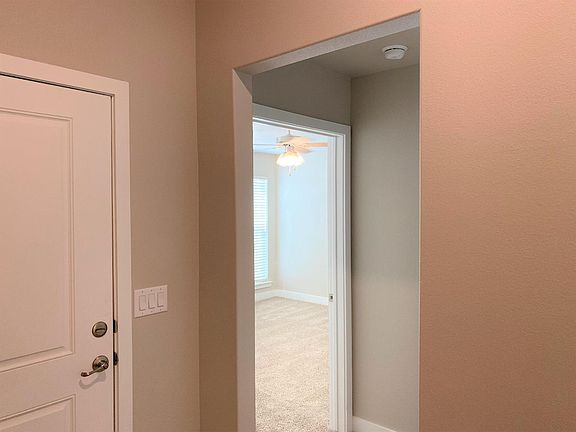 3rd image of 10413 Winfield Ave