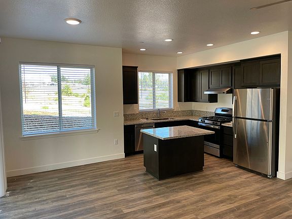 5th image of 1060 Buschmann Rd #48
