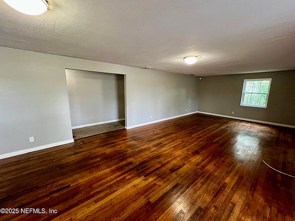 4th image of 7521 WILSON Boulevard