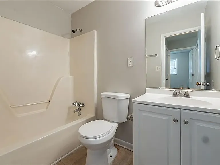 1410 Willow Dr — Photo 8