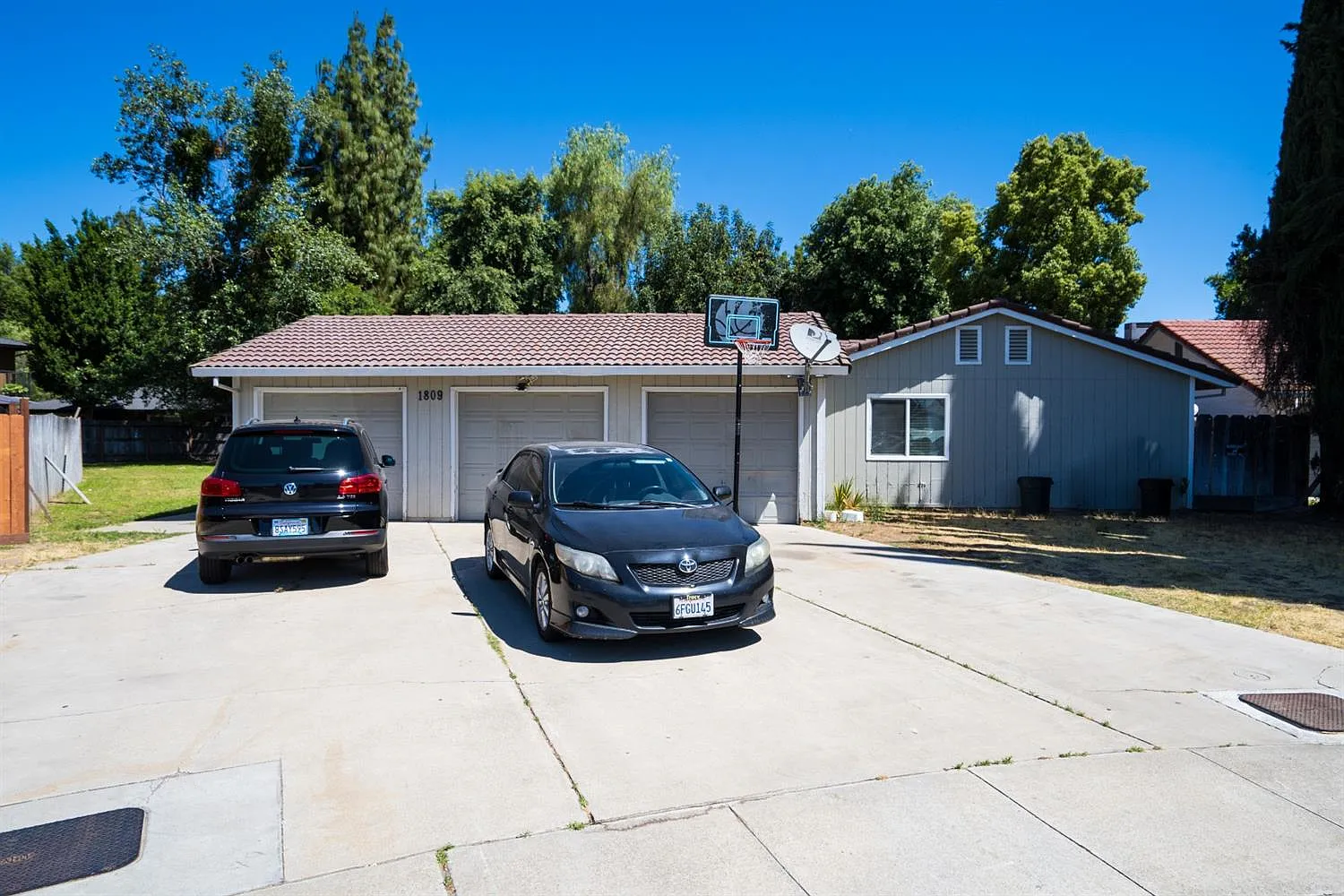 1809 Azure Ct photo 1