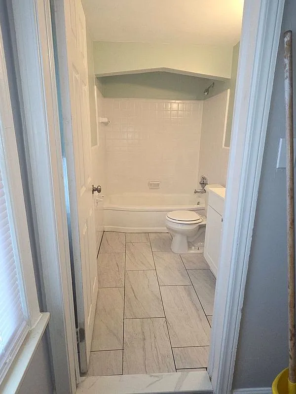 2 bed, 1.0 bath, 948 sqft, $1,200 — Photo 4