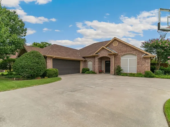 604 Elm St, Pilot Point, TX 76258