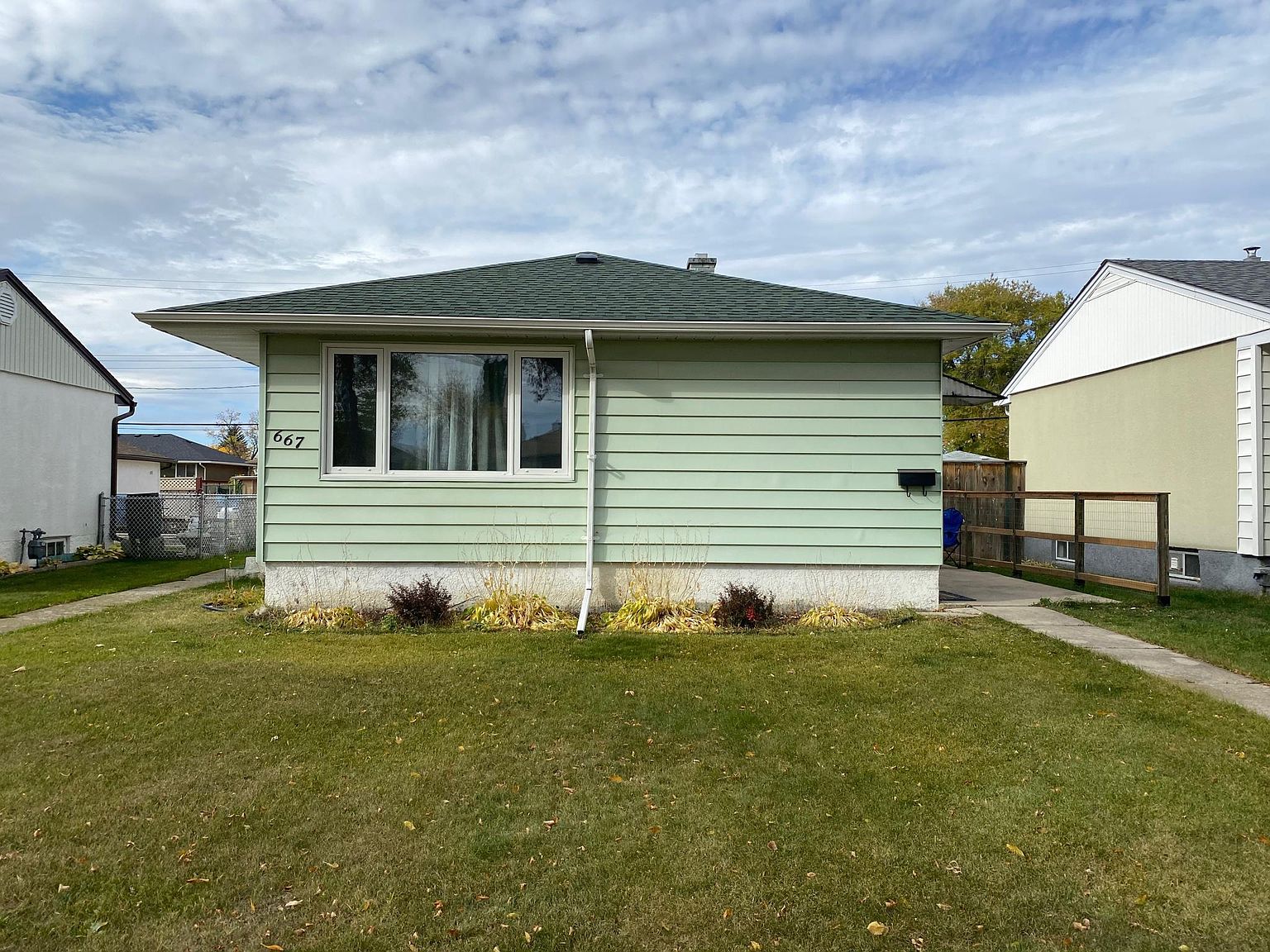 667 Renfrew St, Winnipeg, MB R3N 1K1 Zillow