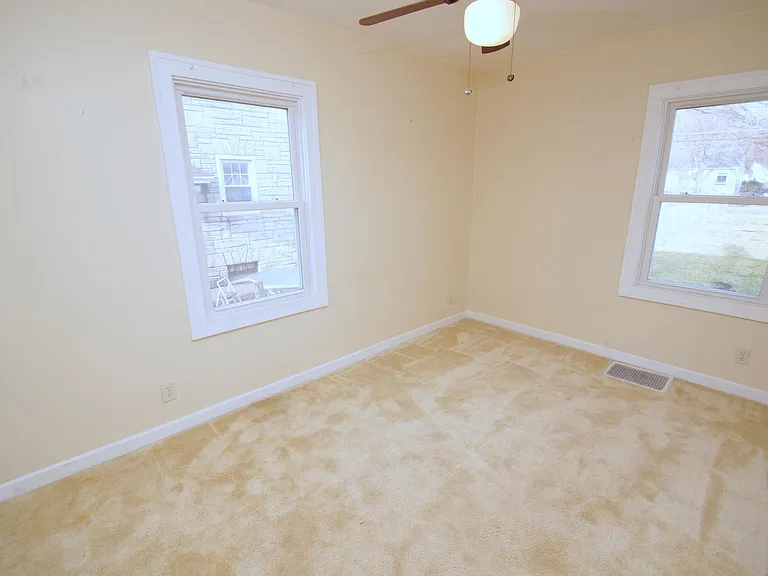 1120 Brown St — Photo 10