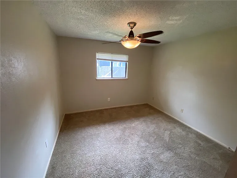 2317 Vialoux Dr — Photo 11