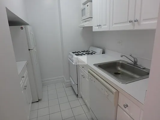 Rented by Manhattan Connection | media 18