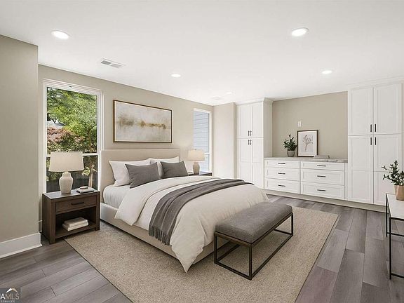 5th image of 1009 Riverbend Club Dr SE
