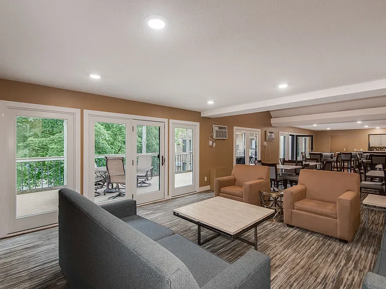 Vernon Oaks Apartments — Photo 35