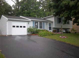 14 Jennifer Cir, Rochester, NY 14606