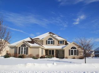 8216 S 77th St, Franklin, WI 53132