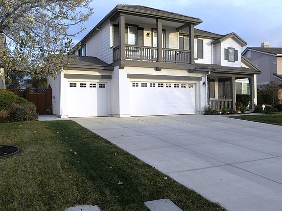 Exterior Left Front View