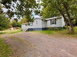 7 Sterns Ave, Souris, PE C0A2B0