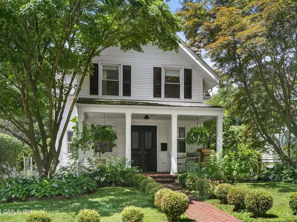 75 Loughlin Ave, Cos Cob, CT 06807