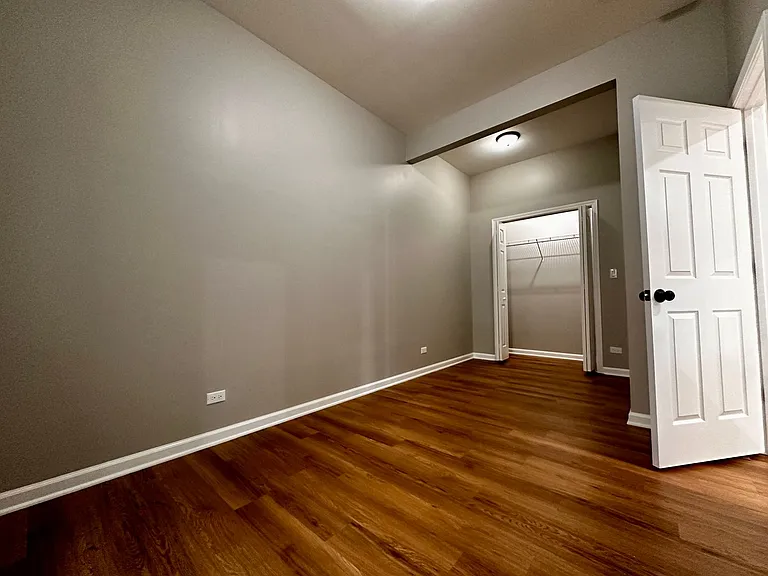 Amazing 4-bed Duplex by UIC — Photo 22