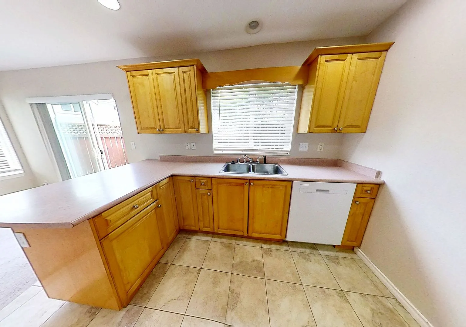 Rent Special! $500 Off Of First Month! 3 Bedroom, 2.5 Bath In The Cordata/Meridian Area! — Photo 4