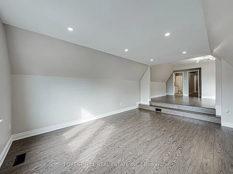 300 Conley St — Photo 20