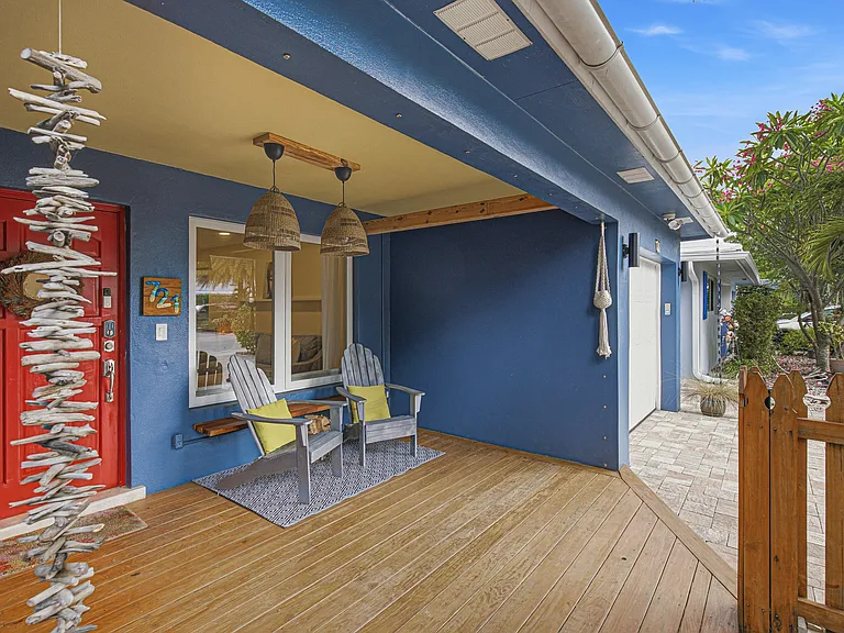 721 N Lakeside Dr — Photo 13