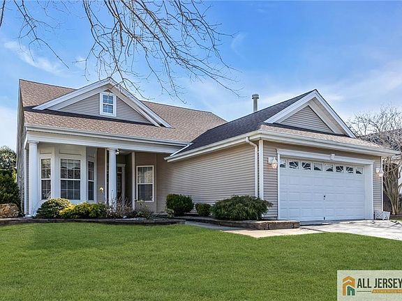 2nd image of 12 Bellflower Dr