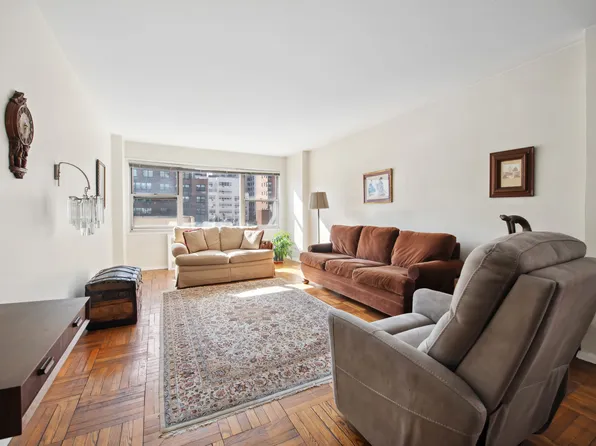 311 East 71st Street 8G image 3 of 15
