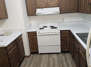 210 E 8th St, Grafton, ND 58237