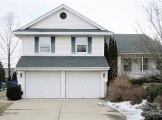 2850 Raritan Rd, Fitchburg, WI 53711