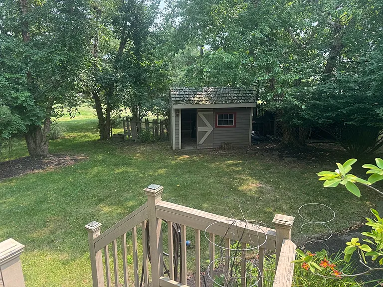 102 Ravenwood Pl — Photo 34