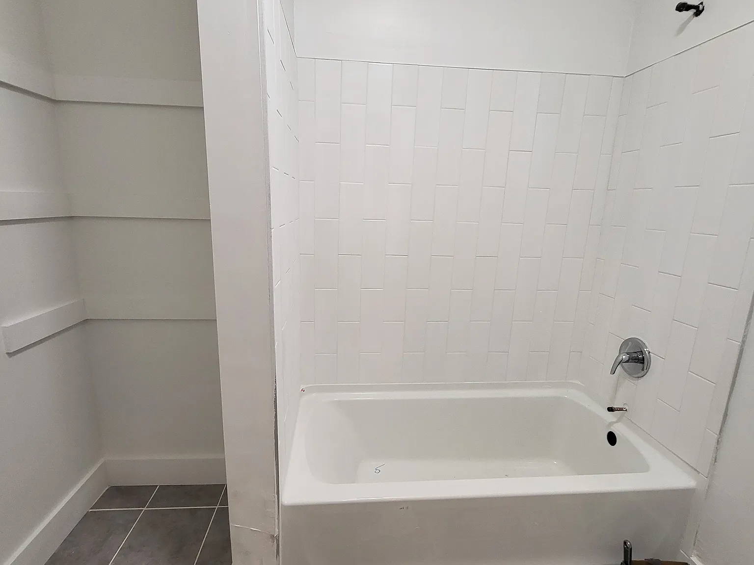2 bed, 900 sqft, $1,200 — Photo 2