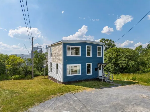 425 Douglas Ave, Saint John, NB E2K 1E9
