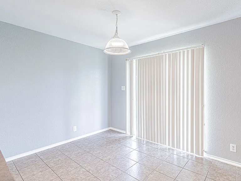 326 Diana Dr — Photo 14