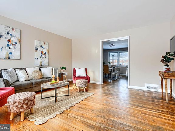 3rd image of 1506 Gleneagle Rd