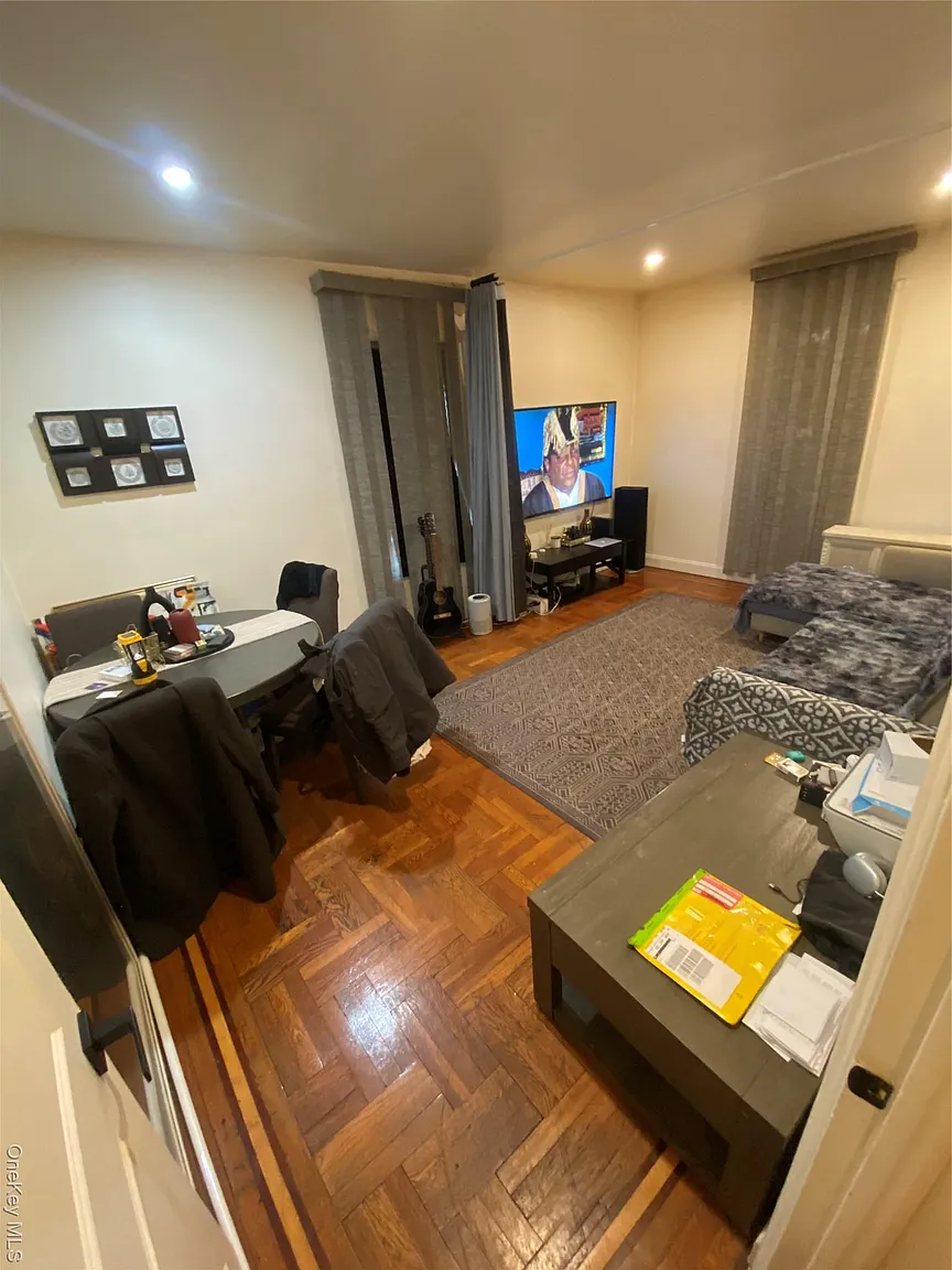 1045 Anderson Avenue #2G photo 1