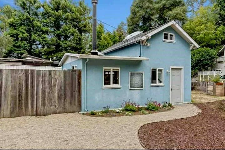 204 Forest Dr