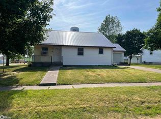 212 S Clark St, Winfield, IA 52659