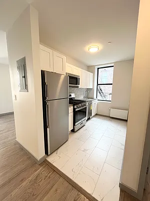 Rented by Reyes & Elsamad Real Estate Group | media 1